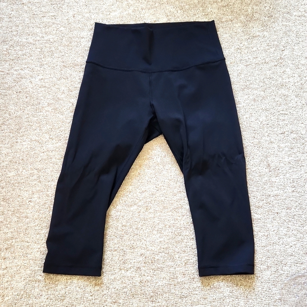 Like new lululemon crop